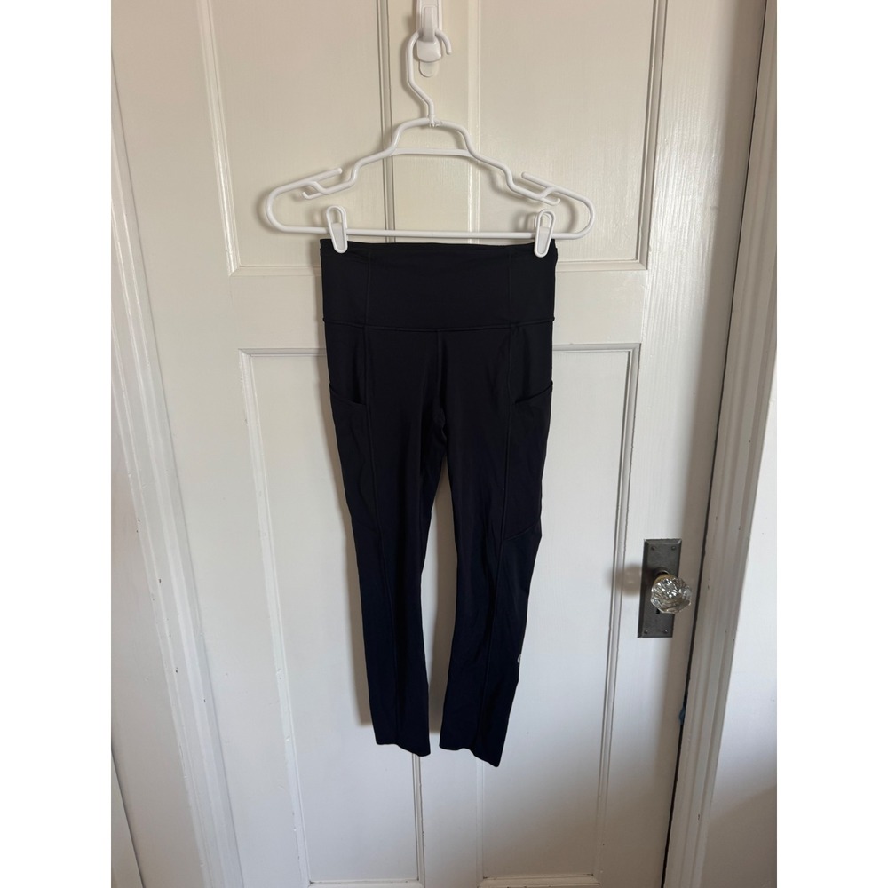 Lululemon black Fast & Free high rise crop 23" legging size 4